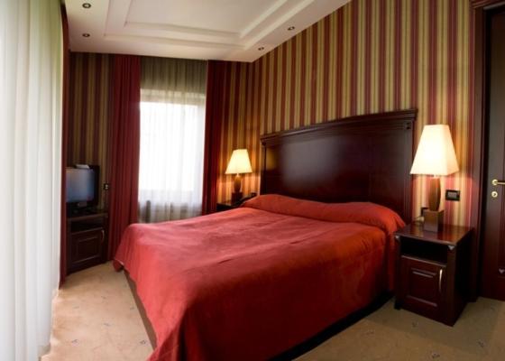 Hotel Dilijan Resort Rum bild